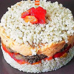 ¿De qué manera sueles preparar la quinua en casa? Comparte tu receta ;) Receta ➡ https://cocina-casera.com/timbal-de-quinoa-con-verduras/ | Cocina Casera: Comer y Viajar