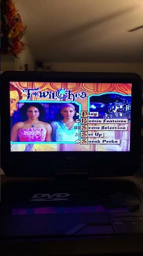 Twitches 2006 DVD Menu