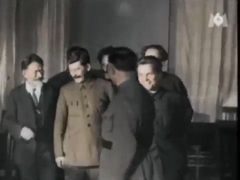 Tarihte Bugün: 3 Nisan 1922.Josef Stalin, Sovyetler Birliği Komünist Partisi Genel Sekterliğine seçildi. Stalin; bu görevi 30 yıl 7 ay yürüterek, bu görevde en uzun süre kalan lider oldu.Tüm SSCB tarihinin neredeyse yarısı.