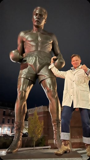 60 years ago Lewiston, Maine hosted the heavyweight championship fight, Ali v. Sonny Liston. Last night we got to play the same historic venue. It was cool to think we were in the same place that iconic photo was taken so many nights ago….this town was very kind to us. They have been through a lot of highs and lows. I hope to come back again someday🙏🏼 | Frankie Ballard