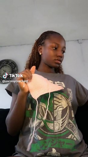 Ruffle bag 🎀❤️ #crochetbag #crochetersoftiktok #rema #hehehe #viraltiktok #blowthisup #fyppppppppppppppppppppppp #crochetvendorinlagos #global #fypageシ #explore