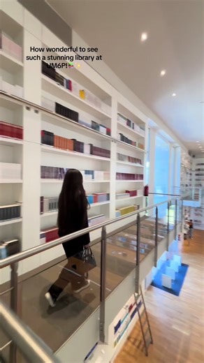 Bibliothèque MU6P : Un espace d'étude inspirant