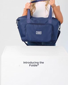 Say g’day to the Foldie — the travel bag that’s got Aussies buzzing 🎒 This video shows it all: heaps of compartments, a roomy expandable bottom, tough water-resistant fabric, and a trolley sleeve for easy airport runs. Wear it crossbody or over the shoulder — it’s made to move with you. Tap ‘Shop Now’ and grab yours! | The Foldie