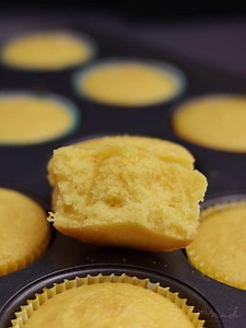 Easy Mango Muffins - Camila Made