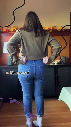 How To Tuck In The Back of Your Shirt (No Bunching Into Pants)