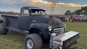 Warming up the motor before the truck pull. | 4wd Diesel Truck Pullers
