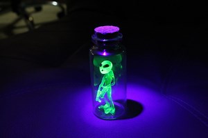 Uranium Glass of Alien Figure, Glow in the Dark Alien Specimen in a Bottle Area 51 , Uranium Glass Alien - Etsy