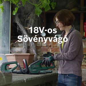 134K views · 22 reactions | Sövények formázása még sosem volt ilyen egyszerű!✂️ A 18 V-os akkumulátoros sövényvágónk tökéletes megoldás a közepes méretű tűlevelű, fagyal, borostyán és bükk sövények vágásához. Könnyű kialakításának köszönhetően kerted minden pontja könnyedén elérhető. Fedezd fel most az UniversalHedgeCut 18V-50 előnyeit, és dolgozz úgy, mint egy profi kertész!  | Bosch DIY and Garden | Facebook