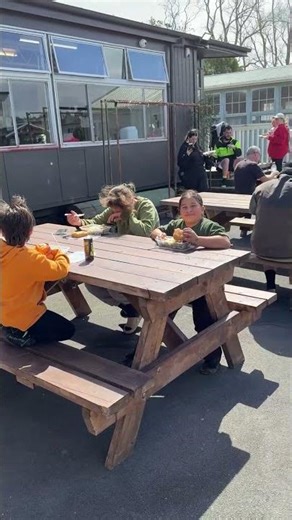 Hoani Waititi Marae Greenhouse & Garden | Mitre 10 Helping Hands