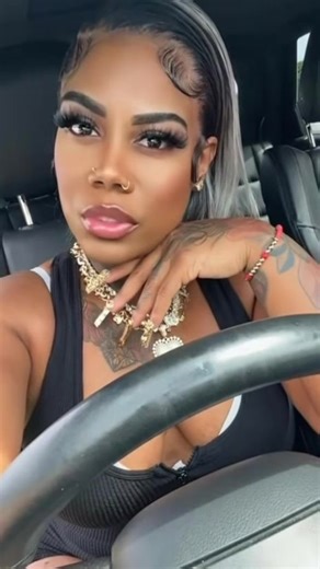 Single Woman's Journey in the USA: Dating and Life