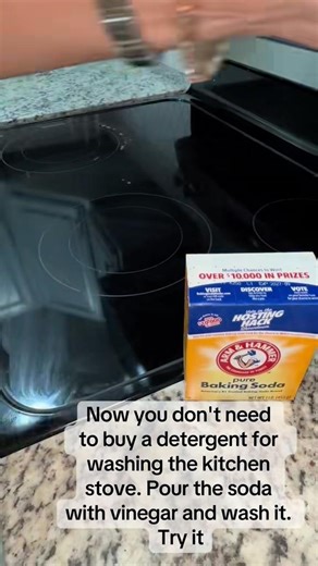 The easiest way to clean a glass cooktop. #cleaninghacks #cleaningtips #kitchenhacks #kitchentips