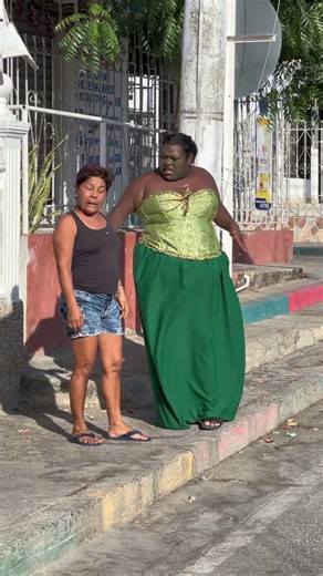 Fiona is the talk of the neighborhood #humor