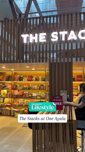 Bookworms, this one’s for you 📚✨ Turn the page on your 2026 reading goals at The Stacks—One Ayala’s pop-up haven for readers. Open until Feb. 6, 2026, chill with a good book, discover new reads from Fully Booked, Biblio, and local book communities, swap pre-loved titles, and catch book signings, launches, and talks, all in one cozy space. #YourOneAyalaWhereMakatiConnects #ManilaBulletiLifestyle