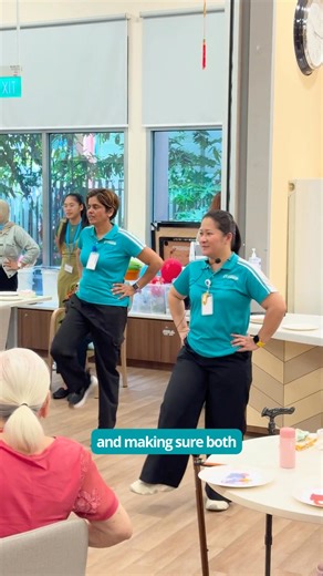 Meet Rhea: a Community Care Executive who leads with heart at NTUC Health Day Centre for Seniors (Tampines). From checking in on new clients, encouraging seniors through meals, and staying late when the team needs extra support, Rhea believes care lives in the details. Even when staffing shortages or unexpected facility issues arise, she shows up so seniors and staff feel safe, supported and seen. That same dedication recently earned her the SuperStar Award the Singapore Health Quality Service A