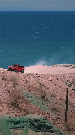 What adventure are you taking your Ford Bronco Raptor on next?🤔 🎥: @expeditionxoffroad #offroad #fordbronco #broncoraptor #braptor #bronco
