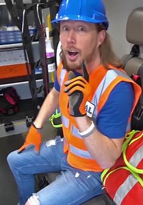 Handyman Hal S01:E07 - Handyman Hal Explores an Ambulance / Rescue Vehicles for Kids / Fun Videos for Kids
