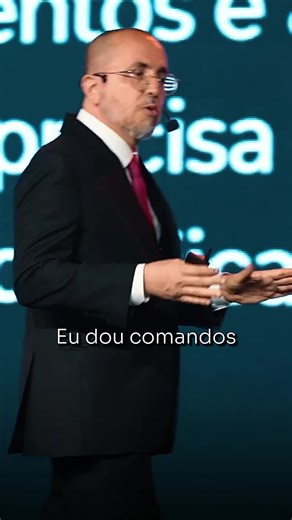 Existe um livro chamado "O Poder do "Subconsciente"; e ele ensina uma das chaves mais ignoradas por quem busca resultados extraordinários: a programação mental. Antes de dormir, eu envio comandos para minha mente: "durante a madrugada, me traga ideias, me traga soluções, me traga caminhos". Às vezes funciona e outras, nem tanto... mas eu sigo treinando a mente para trabalhar ao meu favor. Enquanto isso, tem gente que acorda e já liga a TV na tragédia, liga o rádio para ouvir notícia ruim, abre o