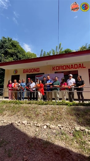 𝗔 𝗠𝗜𝗟𝗘𝗦𝗧𝗢𝗡𝗘 𝗙𝗢𝗥 𝗘𝗔𝗥𝗟𝗬 𝗖𝗛𝗜𝗟𝗗𝗛𝗢𝗢𝗗 𝗘𝗗𝗨𝗖𝗔𝗧𝗜𝗢𝗡 𝗜𝗡 𝗣𝗨𝗥𝗢𝗞 𝗞𝗔𝗨𝗦𝗪𝗔𝗚𝗔𝗡, 𝗕𝗔𝗥𝗔𝗡𝗚𝗔𝗬 𝗦𝗔𝗥𝗔𝗩𝗜𝗔 Matagumpay na naisakatuparan at opisyal nang nai-turn over ang Bagong Kauswagan Day Care Center, isang mahalagang hakbang sa pagpapalakas ng Early Childhood Care and Development (ECCD) Program ng Lungsod ng Koronadal. Matatandaang ang dating day care center ay na-demolish dahil ito ay nasa sakop ng national highway, dahilan upang pansamantalang mailipa