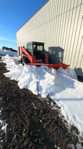 Drifting with the skid pro hd snow blade. #snowremovalequipment