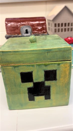 Slab boxes! This was my first time teaching these! And boy it was challenging for everyone 😅 excited to repeat this lesson in the future to develop it further. #artteacher #studentart #highschoolart #art #ceramics