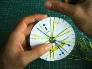 How to make friendship bracelets with a braiding loom