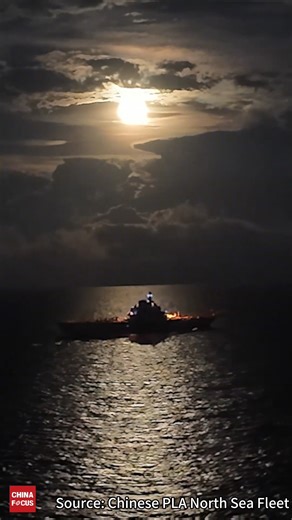 Breathtaking and immersive! Experience a night landing of a carrier-based aircraft on the Chinese aircraft carrier Liaoning — from the pilot's perspective. | China Focus