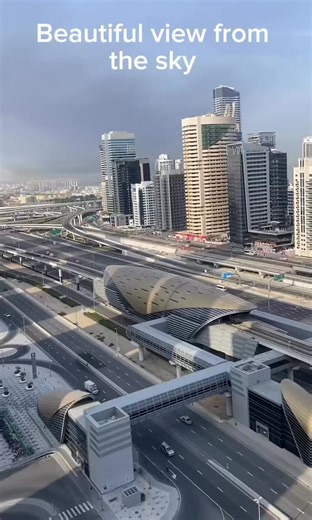 Beautiful views Who can guess the city #US #city #tower #sky #skyview