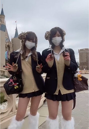 冬のミニスカートコーデ集