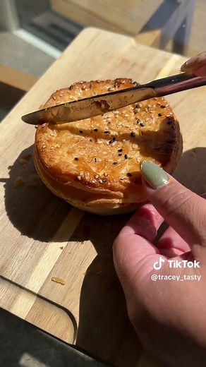 Exploring Wellington's Puku Pies: A Food Adventure