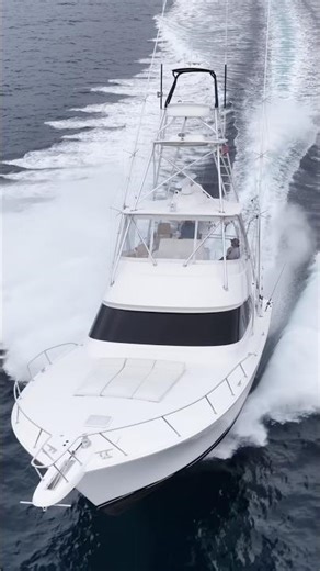 Dixieland Delight comin in hot #sportfish #yacht #vikingyachts