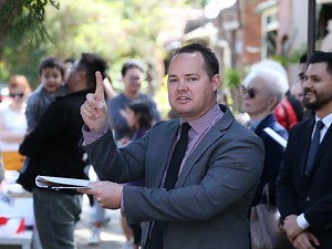 Crowds of buyers descend on auctions to pay top dollar — and neighbours are cashing in too - realestate.com.au