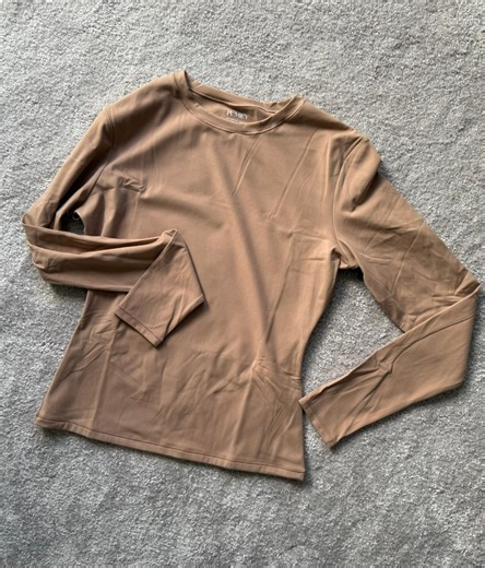 I found this amazing basic layer here on a TikTok and it’s a winner. The fabric is stretchy, light weight, comfortable and double lined. It comes in a variety of colors and works great under a vest, cardigan, or blazer. Perfect for work, date night or hanging out with friends. Pairs nicely with jeans, skirts or trousers. It’s very versatile. Pick up yours here https://amzn.to/486p2XC #amazonassociate #fashionfind #basiclayer #crewneck | Femme Fitale Fit Club