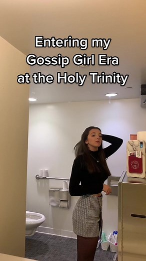 Gossip Girl era was inevitable at Harvard… outfit sponsored by Amazon 😌💅 #harvard #ivyleague #gossipgirlhere #era #holytrinity #yale #princeton #college #foryou #xoxo