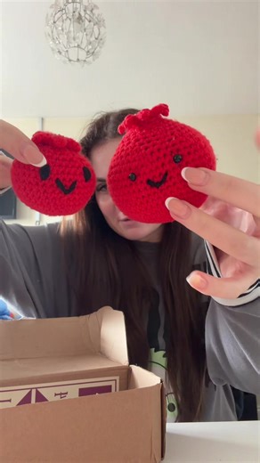 Unboxing My Secret Present😳🎁🍇?! thankyouuuu to @cybłė @BeBaebyHome 🩷 #vlog #haul #gift #kayleighmae #surprisegift