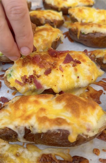 you've never had potatoes like this! learn how to make a loaded twice baked potato. these are so yummy and remine me of my days as a waitress! #potatoes #recipe #fblifestyle | Brooklyn B
