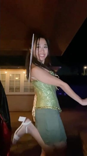 Tinkerbell on duty 🧚🏻‍♀️✨#halloween #costume #transition #costumeideas #halloweencostume #disney