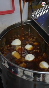 LIBRE ang kutkutin! Pares retiro style ni Enteng Kabisote sa Caloocan! Sarap dito! Homemade lahat! | EaTour