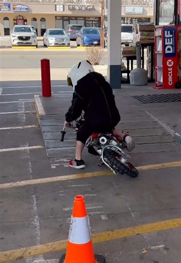 Didn’t go as planned but it went 🤷🏻‍♂️🤙🏻 #superdwarf | mini bike