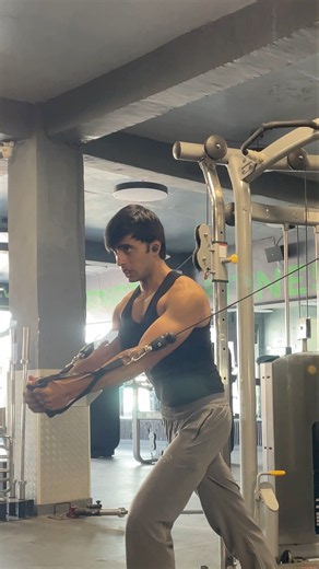 Why Lower Belly Fat & Love Handles Are So Hard to Lose? (Science Explained) 🔥