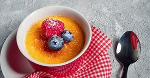 Crèmes brûlées aux fruits rouges