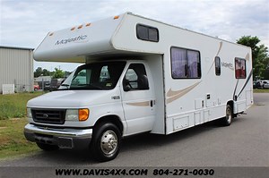 2004 Ford E-Series Van Econoline E-450 SD Majestic Class C Motorhome  Four Winds International Model 28R