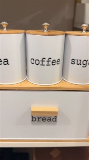 Our Bread Box Set Collection comes with a beautifully coordinated Bread bin Tea, Coffee & Sugar canisters, designed to keep your essentials fresh while upgrading your countertop instantly. From matte black quilted elegance… To modern grey with bamboo lids… To soft sage green and classic cream with rose gold handles… Which one matches your kitchen? Available now at Amazing Homeware No 84, Nawala road Nugegoda WhatsApp 071 682 2915 #AmazingHomeware #KitchenStorage #BreadBoxSet #TeaCoffeeSugar #Kit