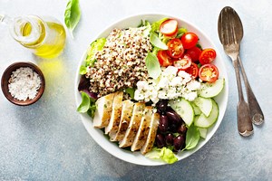 Low Calorie High Protein Greek Salad - Lose Weight By Eating