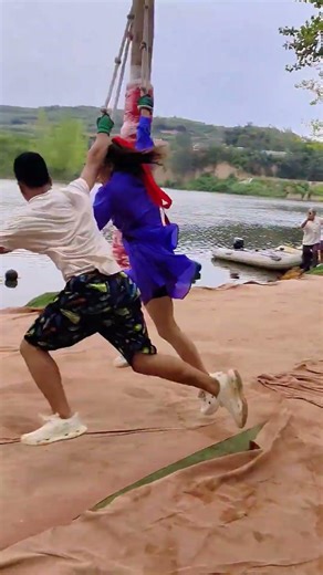 I brought my aunt again, the golden duo's one-handed performance #watersports