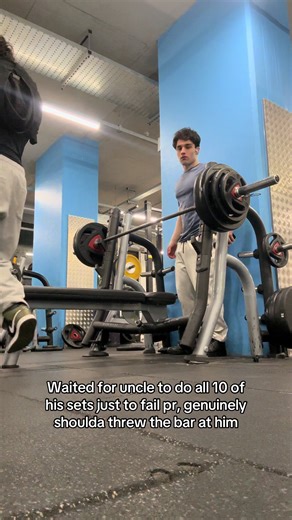 Why Choose Pec Fly Machines Over Bench Pressing?