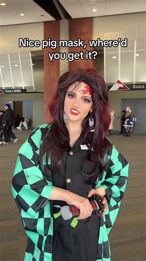 Inosuke is a minor, please keep comments appropriate #cosplay #anime #tanjiro #inosuke #demonslayer