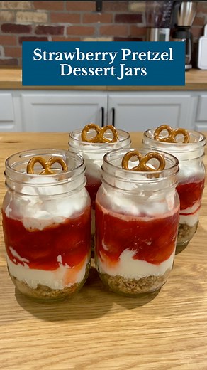 These "Strawberry Pretzel Dessert Jars" make the PERFECT homemade Valentine's Day gift! Full recipe here: https://trib.al/pM8emj9 | Taste of Home