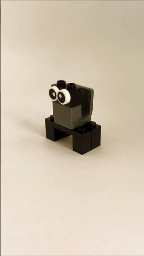 🐿️ A 6-Year-Old Built This LEGO Squirrel with Only 11 Pieces!