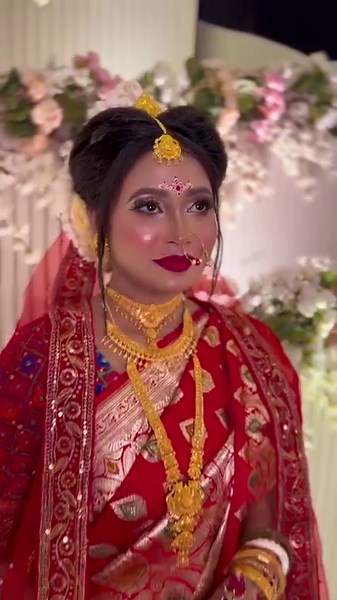 6K views · 84 reactions | Traditional Hindu Bridal Transformation 朗朗朗 #happybride #indianweddingmakeup #bridelook #traditionaljewellery #traditionalhinduwedding #hindubrides #hindubridalmakeup #bridalmakeupartist #bridaldress #bridalmakeup #bridalhair #hinduwedding #dazzlingbeautybyoyshi | Dazzling Beauty by Oyshi | Facebook