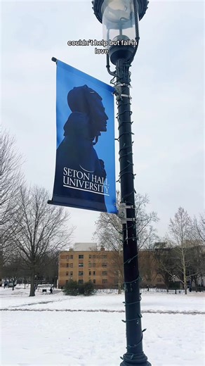 Happy Valentine’s Day, we couldn’t help but fall in love with Seton Hall 💙 Share in the comments what you love about SHU! #setonhall #newjersey #college #collegememories